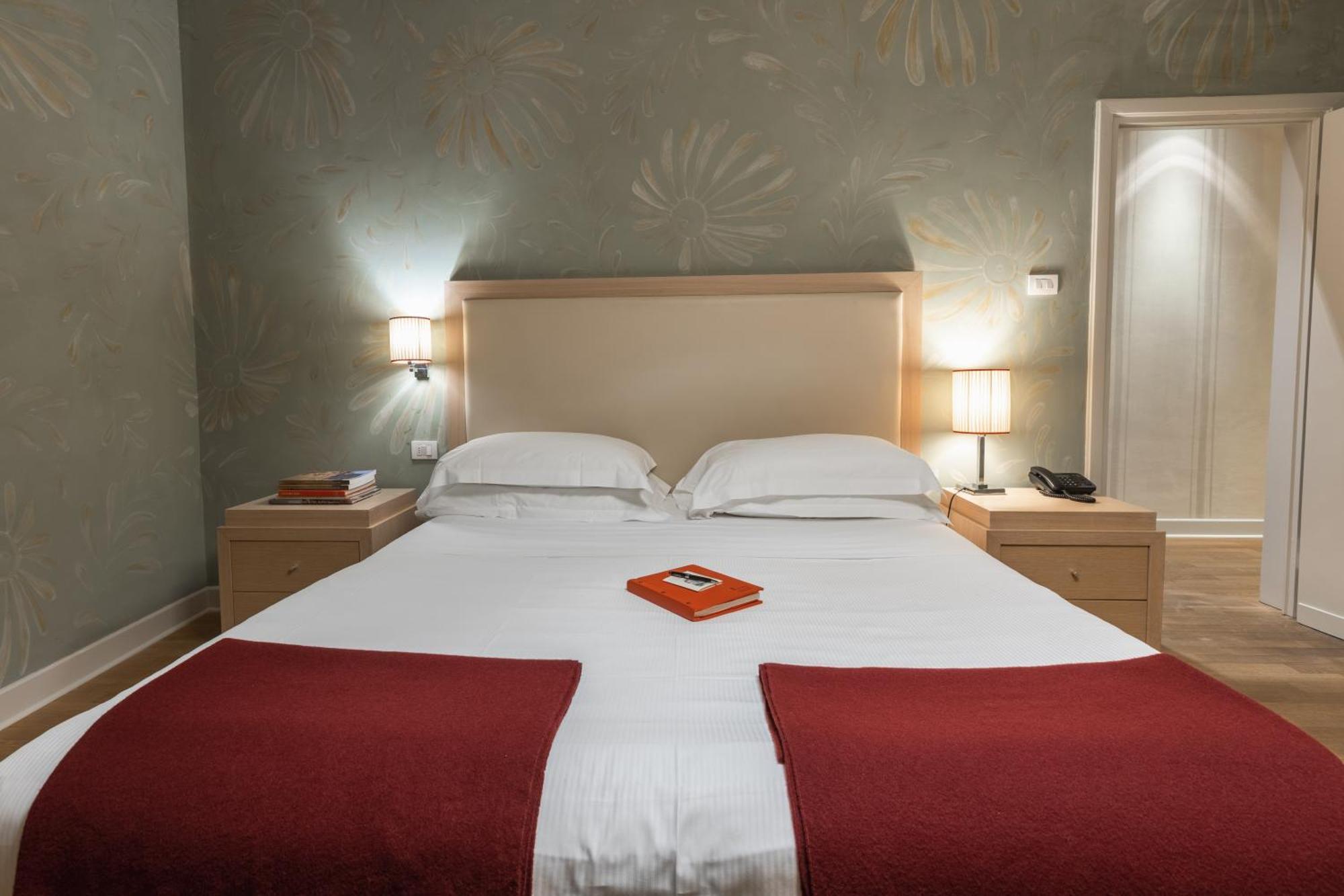 Antica Torre Tornabuoni Bed & Breakfast Florence Exterior photo